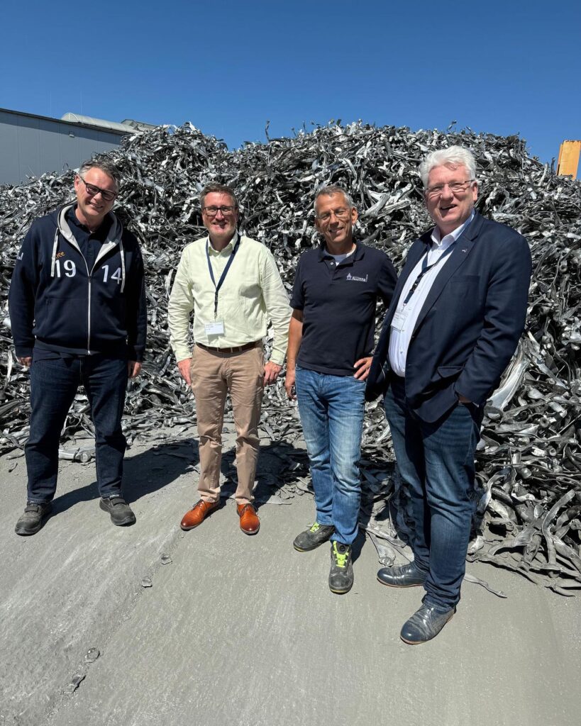 Besuch im Aluminiumwerk Unna: SPD Unna setzt auf nachhaltige Industrie und berufliche Perspektiven